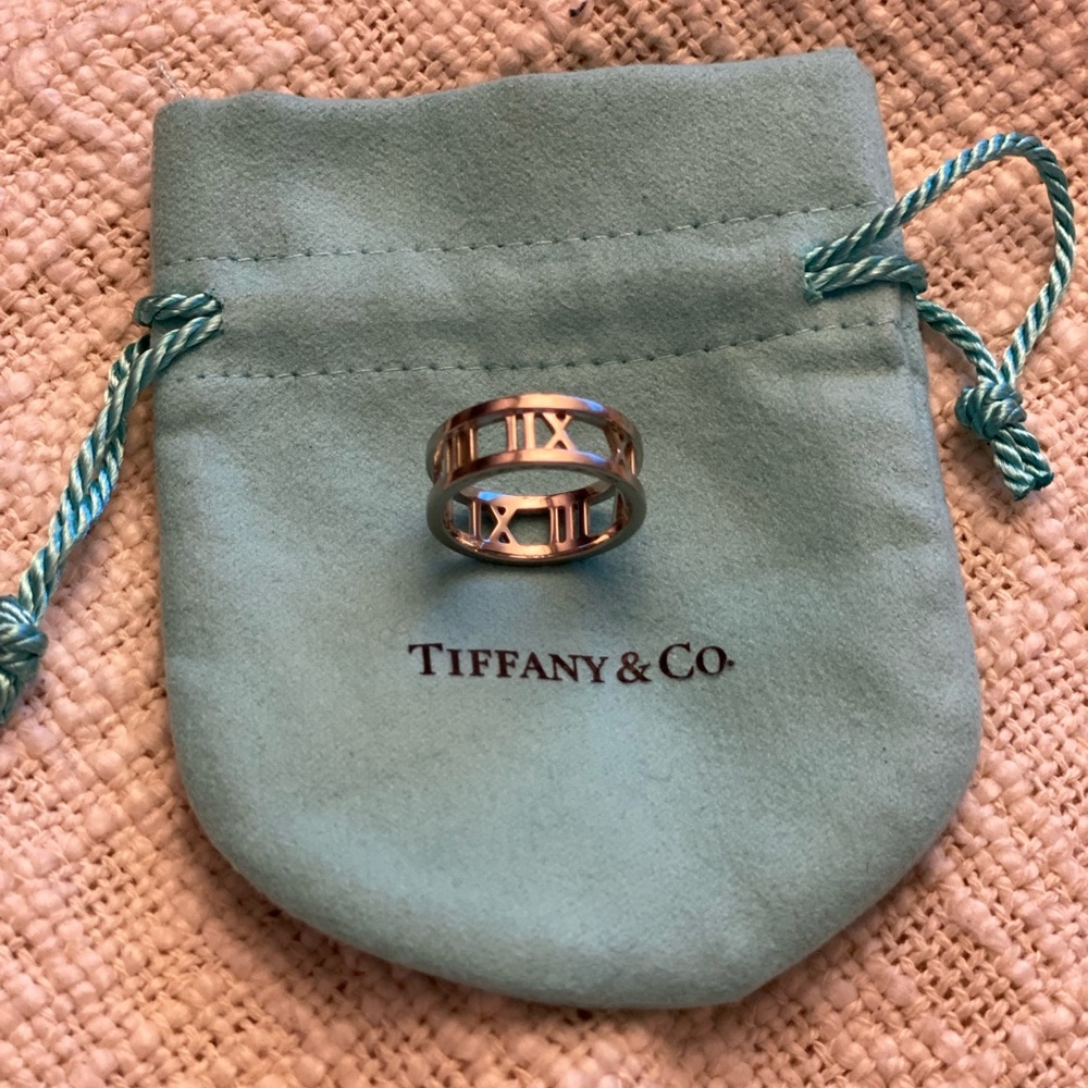 TIFFANY & CO ATLAS WHITE GOLD RING SOLD OUT SIZE 6
